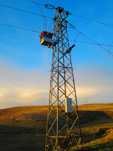 NOJA Power RC Controller with OSM Recloser Installation