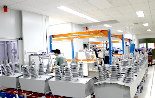 OSM38 800 Amp Continuous Current Recloser Model in Production